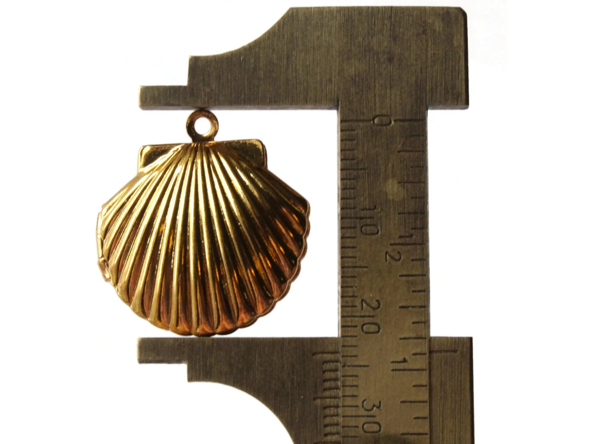 24mm Shell Shaped Locket Gold Tone Locket Charm Jewelry Making and Beading Supplies