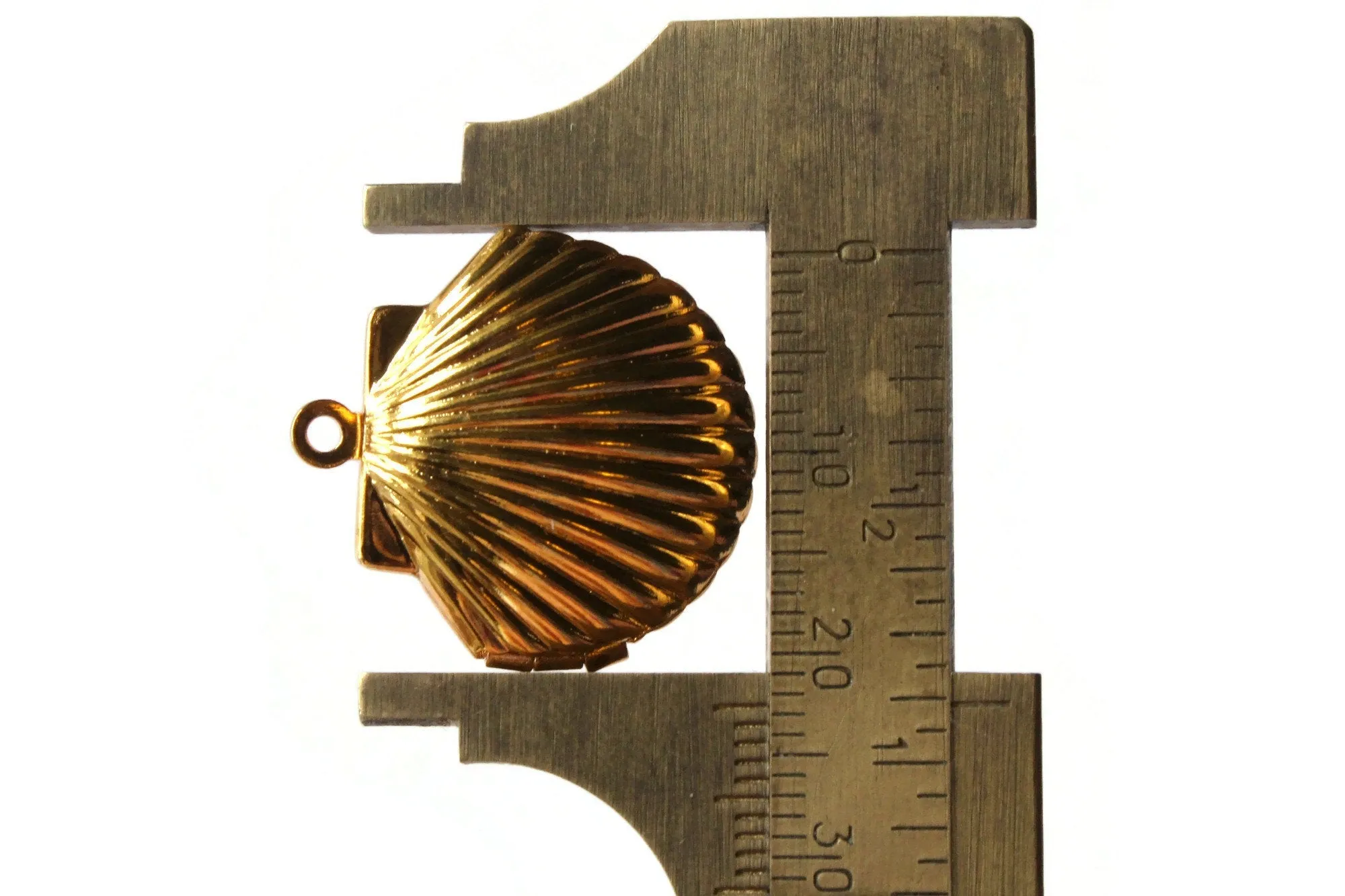 24mm Shell Shaped Locket Gold Tone Locket Charm Jewelry Making and Beading Supplies