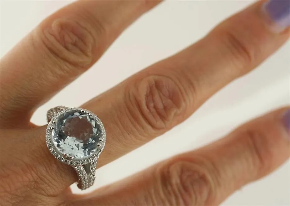 Aquamarine and Diamond Ring 18K White Gold