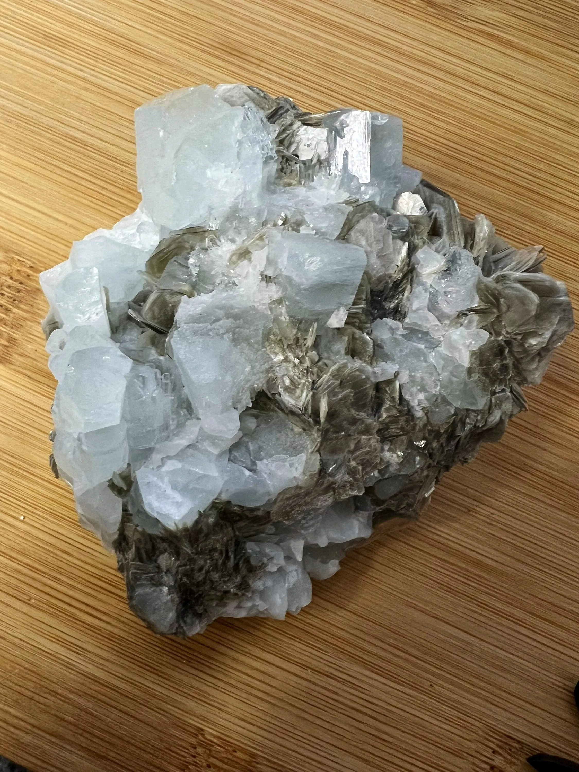 Aquamarine on muscovite cluster 306 grams