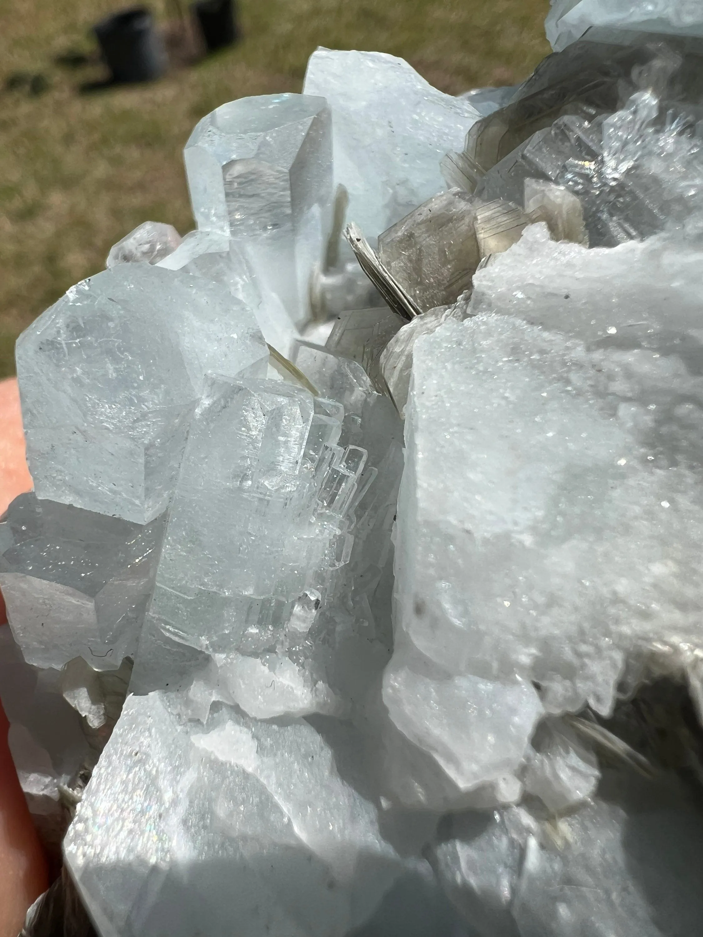Aquamarine on muscovite cluster 306 grams