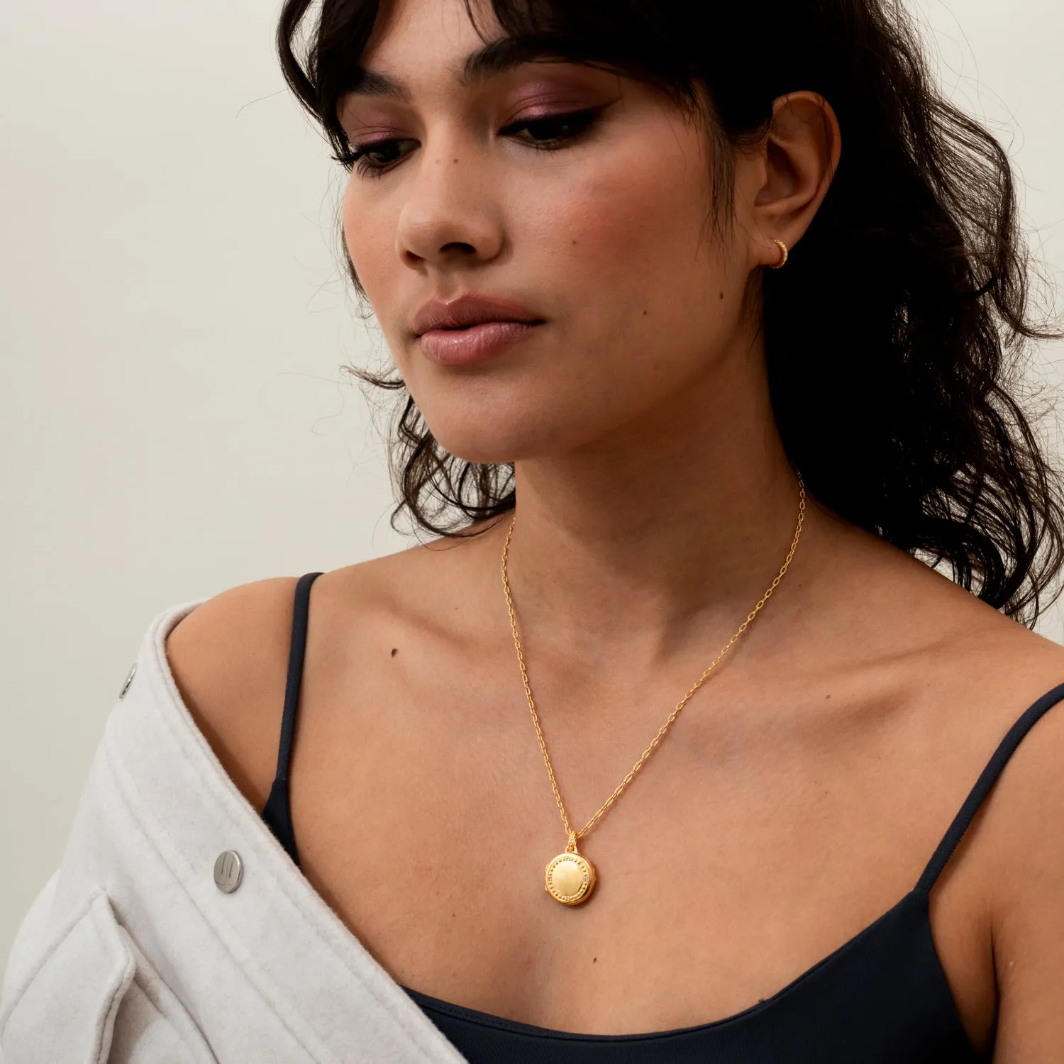 Gleam Sapphire Locket