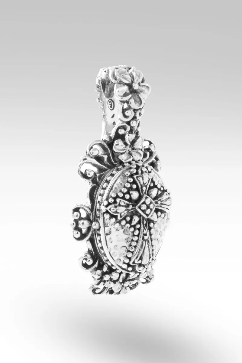 Joanna Locket Pendant™ in Frangipani