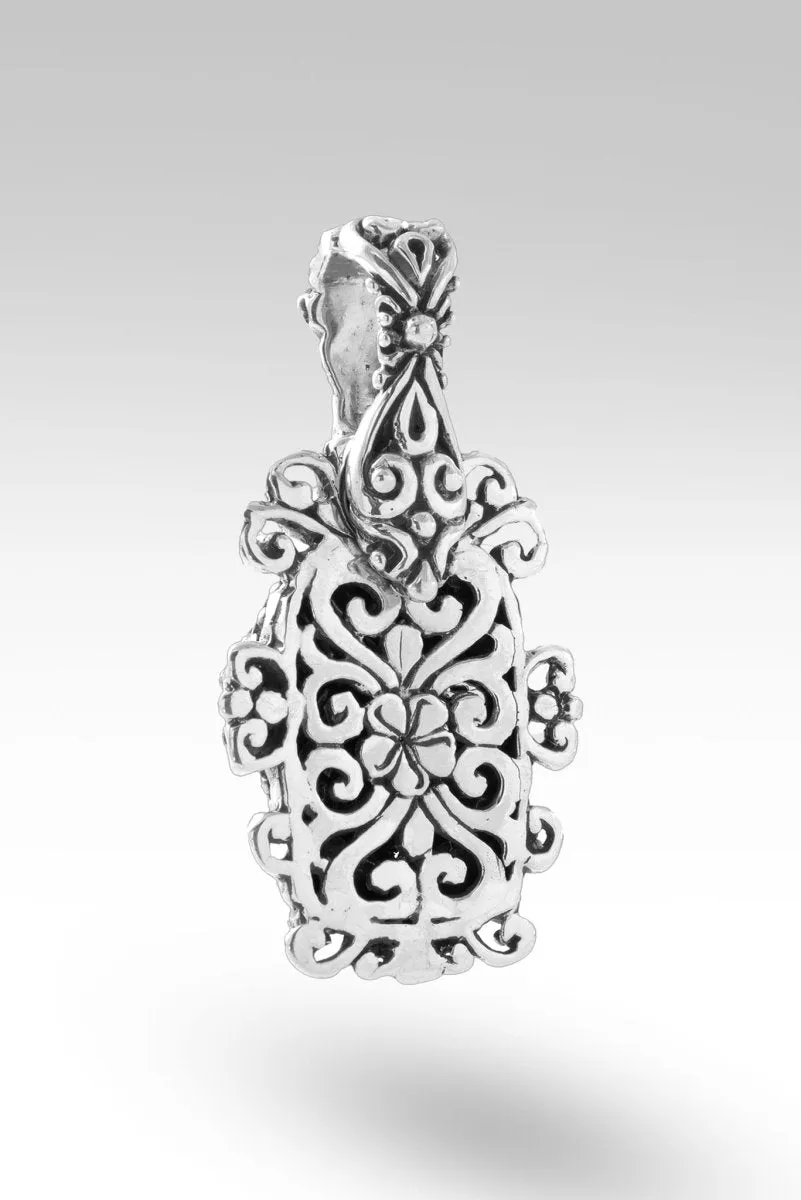Joanna Locket Pendant™ in Frangipani