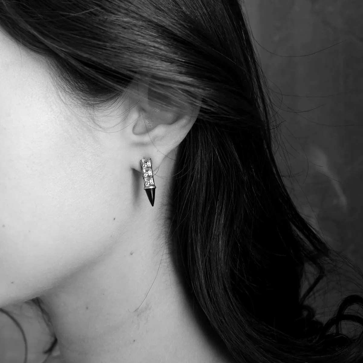 LILU / White Earrings