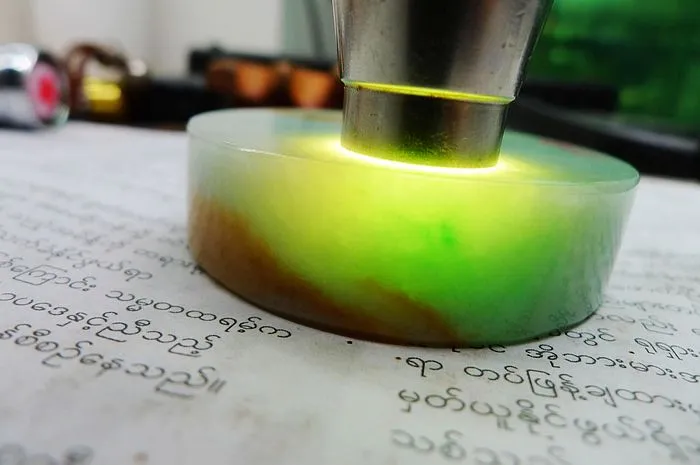 Natural Jade Rough Jadeite Raw (118g,5.5X1.5cm)
