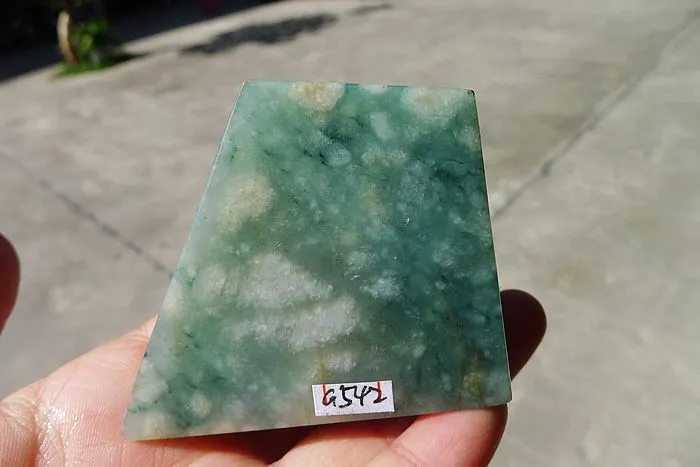 Natural Jade Rough Jadeite Raw (148g,6.1X5.4X2.7cm)