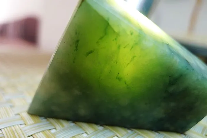 Natural Jade Rough Jadeite Raw (148g,6.1X5.4X2.7cm)