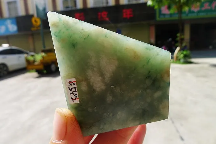 Natural Jade Rough Jadeite Raw (148g,6.1X5.4X2.7cm)