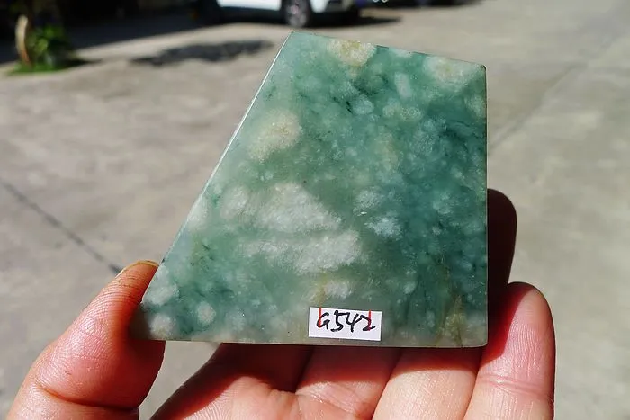 Natural Jade Rough Jadeite Raw (148g,6.1X5.4X2.7cm)