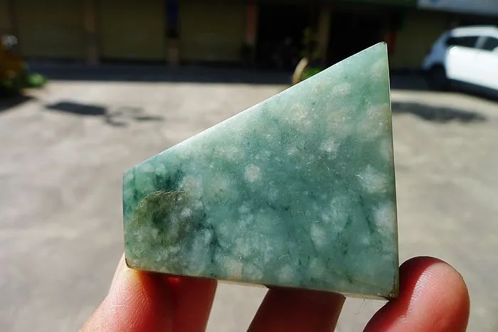 Natural Jade Rough Jadeite Raw (148g,6.1X5.4X2.7cm)