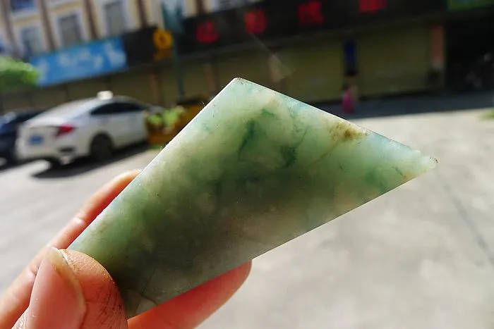 Natural Jade Rough Jadeite Raw (148g,6.1X5.4X2.7cm)