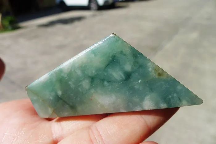 Natural Jade Rough Jadeite Raw (148g,6.1X5.4X2.7cm)