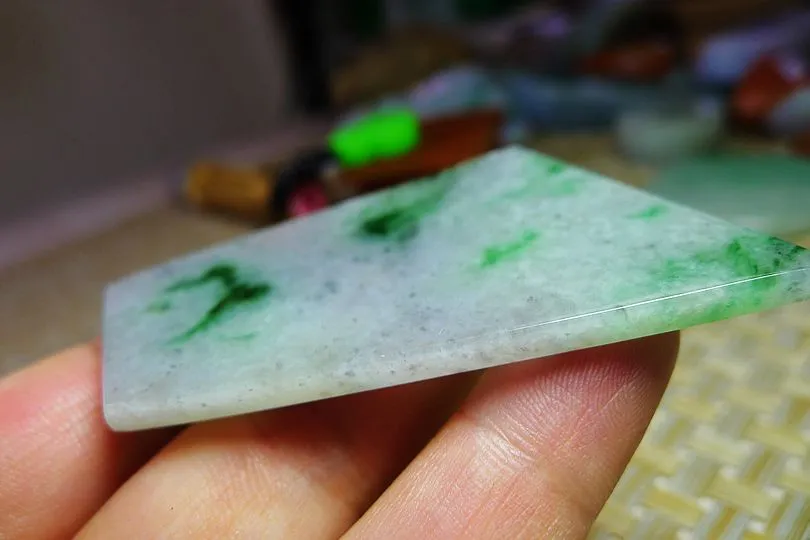 Natural Jade Rough Jadeite Raw (28g,5.7X3.8X0.45cm)