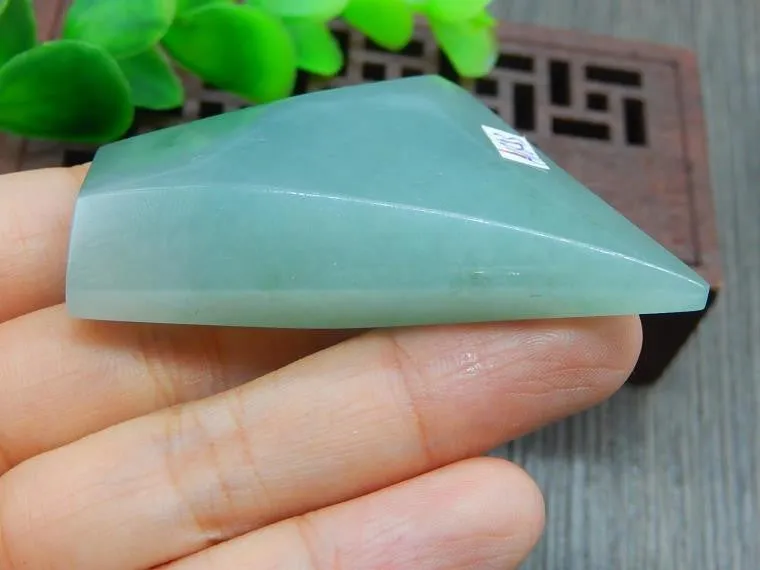 Natural Jade Rough Jadeite Raw (68g, 58X51X14mm)
