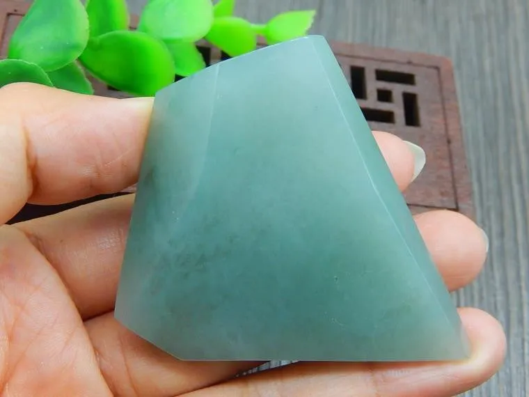 Natural Jade Rough Jadeite Raw (68g, 58X51X14mm)