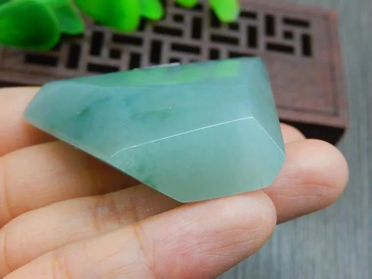 Natural Jade Rough Jadeite Raw (68g, 58X51X14mm)
