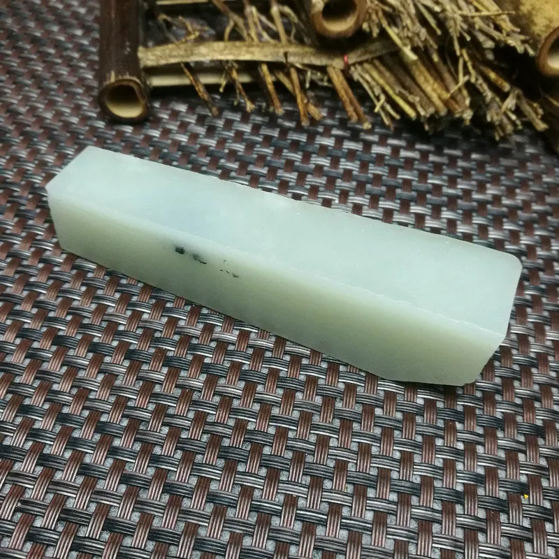 Natural Kunlun Jade Rough Nephrite Raw (115g,9.5X2.4X1.7cm)