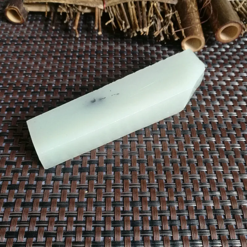Natural Kunlun Jade Rough Nephrite Raw (115g,9.5X2.4X1.7cm)