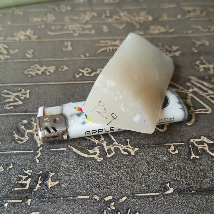 Natural Kunlun Jade Rough Nephrite Raw (129g, 7.4X4X2.5cm)