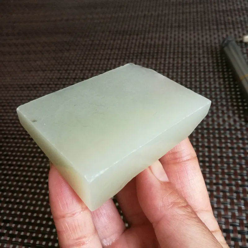 Natural Kunlun Jade Rough Nephrite Raw (140g, 6.3X4.8X2.3cm)