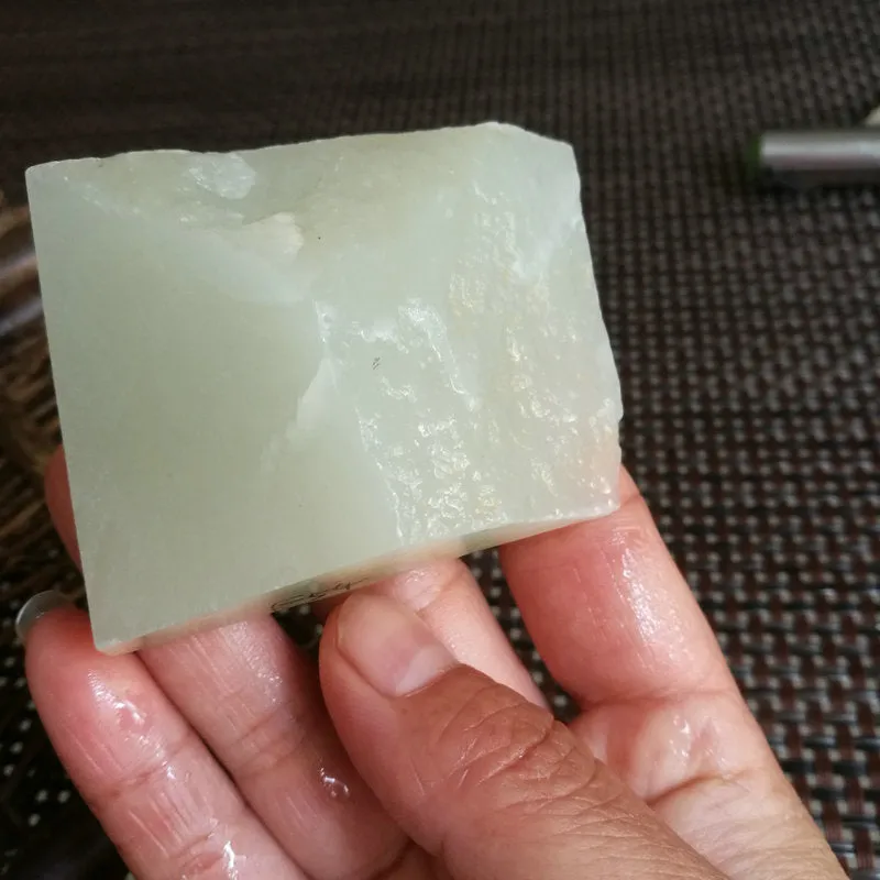 Natural Kunlun Jade Rough Nephrite Raw (140g, 6.3X4.8X2.3cm)
