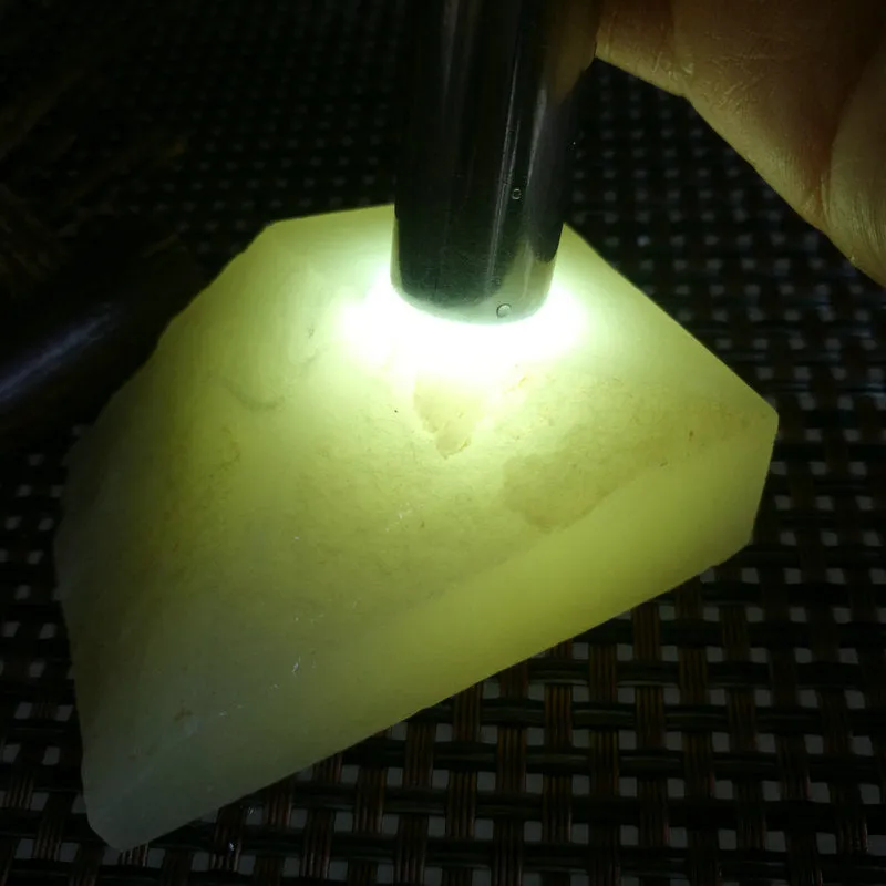 Natural Kunlun Jade Rough Nephrite Raw (140g, 6.3X4.8X2.3cm)