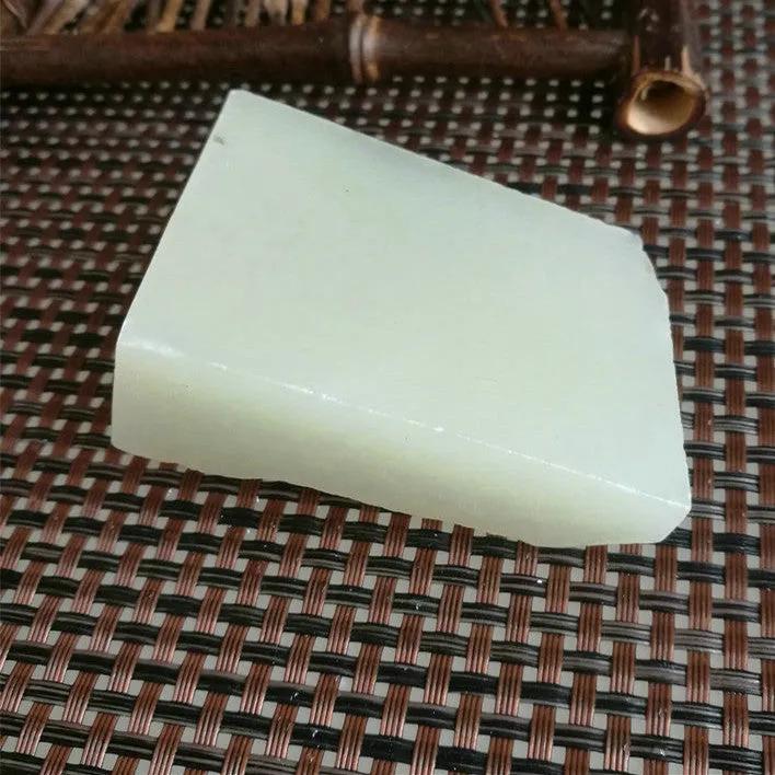 Natural Kunlun Jade Rough Nephrite Raw (140g, 6.3X4.8X2.3cm)
