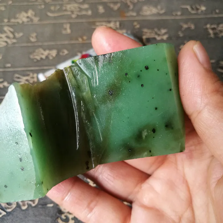 Natural Kunlun Jade Rough Nephrite Raw (148g, 7X4X3.9cm)