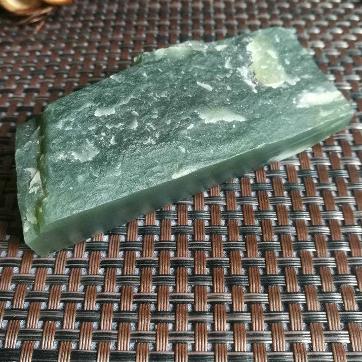 Natural Kunlun Jade Rough Nephrite Raw (149g,8.5X3X2.3cm)