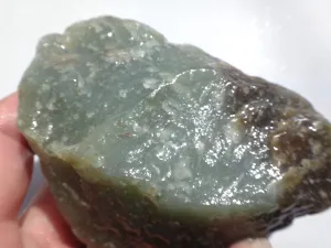 Natural Kunlun Jade Rough Nephrite Raw (166g, 8X4X2.5cm)