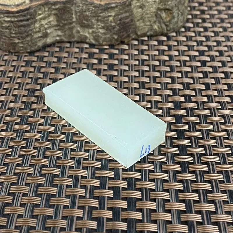 Natural Kunlun Jade Rough Nephrite Raw (20g,4.2X1.9X0.8cm)
