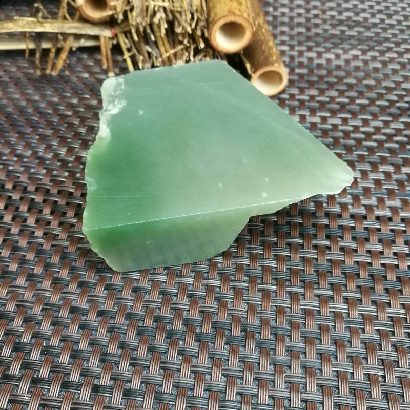 Natural Kunlun Jade Rough Nephrite Raw (214g,7X5.7X2.5cm)