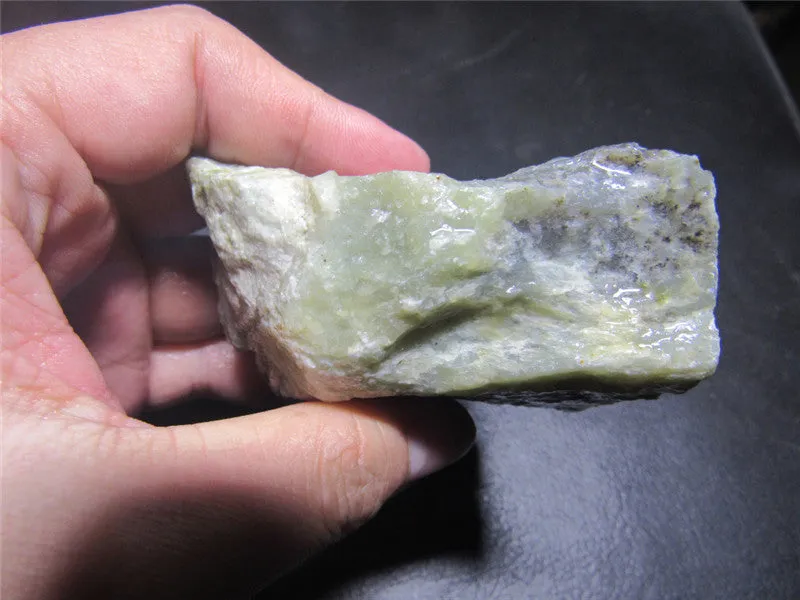 Natural Kunlun Jade Rough Nephrite Raw (221.85g, 65X65X40mm)