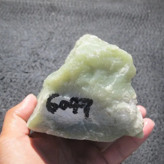 Natural Kunlun Jade Rough Nephrite Raw (2.29kg, 19X11X8cm)