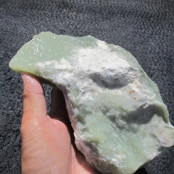 Natural Kunlun Jade Rough Nephrite Raw (2.29kg, 19X11X8cm)