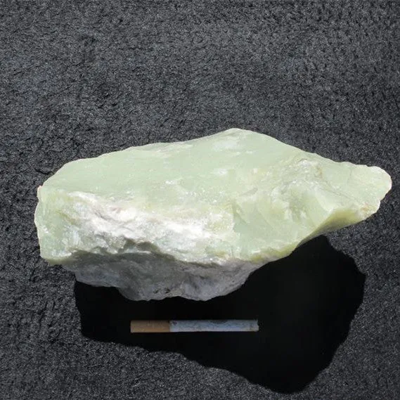 Natural Kunlun Jade Rough Nephrite Raw (2.29kg, 19X11X8cm)