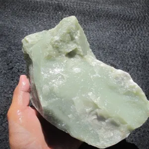 Natural Kunlun Jade Rough Nephrite Raw (2.29kg, 19X11X8cm)
