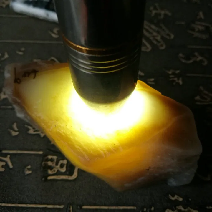 Natural Kunlun Jade Rough Nephrite Raw (272g, 9.5X4X3.5cm)