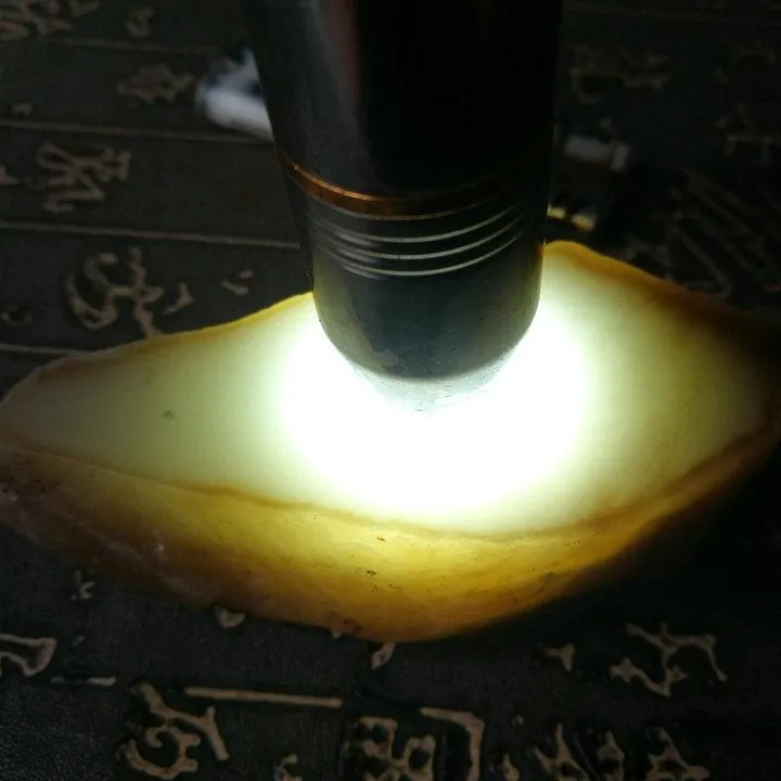 Natural Kunlun Jade Rough Nephrite Raw (272g, 9.5X4X3.5cm)