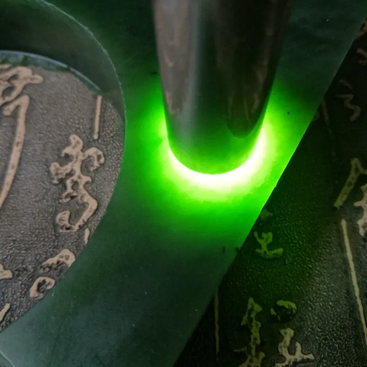 Natural Kunlun Jade Rough Nephrite Raw (276g, 11X9X2cm)