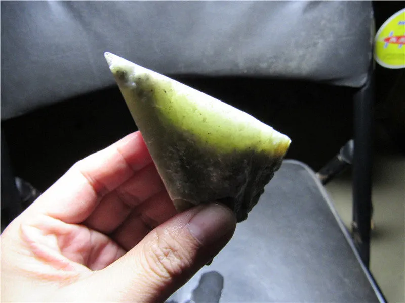 Natural Kunlun Jade Rough Nephrite Raw (354.90g, 87X51X63mm)
