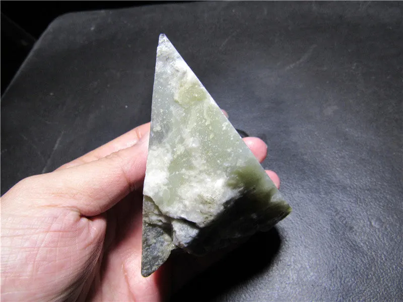 Natural Kunlun Jade Rough Nephrite Raw (354.90g, 87X51X63mm)