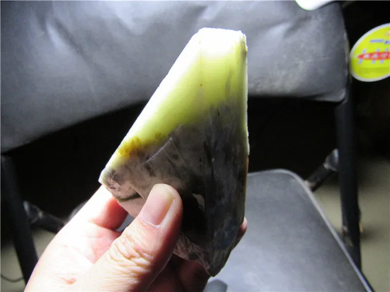 Natural Kunlun Jade Rough Nephrite Raw (354.90g, 87X51X63mm)