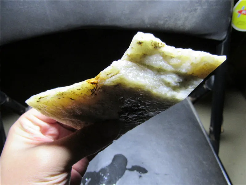 Natural Kunlun Jade Rough Nephrite Raw (373.80g, 120X86X27mm)