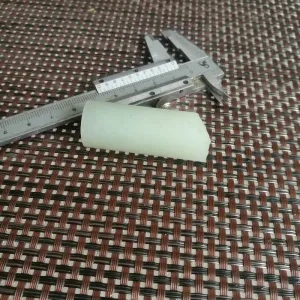 Natural Kunlun Jade Rough Nephrite Raw (38g, 4.2X1.9cm)
