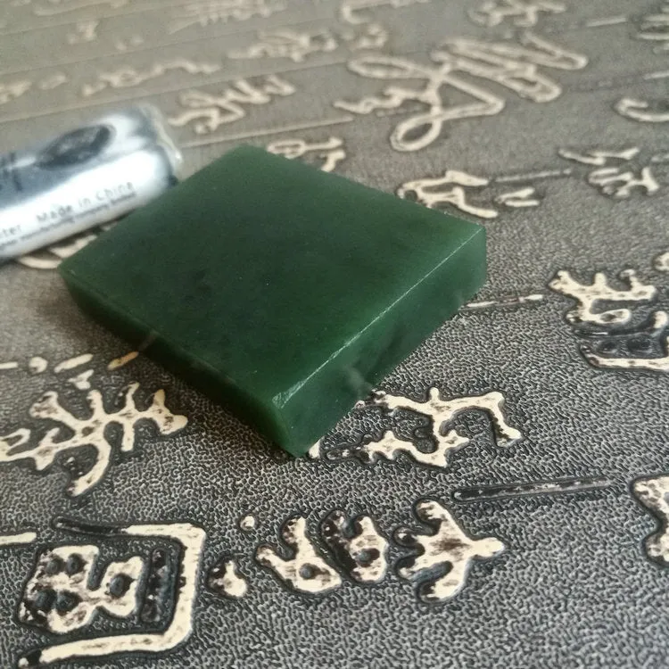 Natural Kunlun Jade Rough Nephrite Raw (39g, 4.4X3.4X0.9cm)
