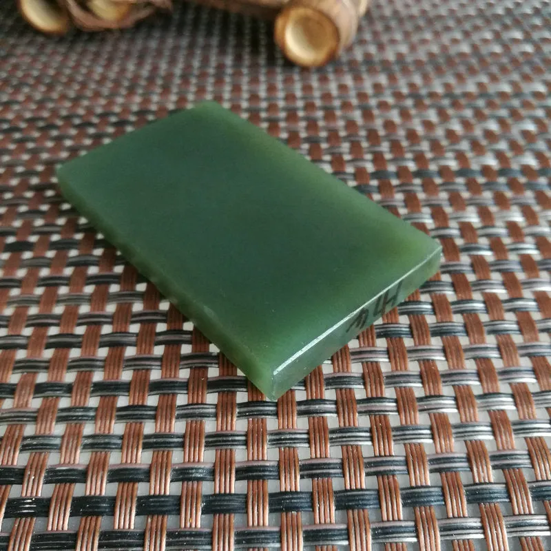 Natural Kunlun Jade Rough Nephrite Raw (39g, 6X3.6x0.6cm)
