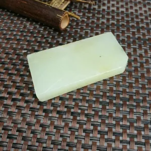 Natural Kunlun Jade Rough Nephrite Raw (49g,6.1X2.9X1cm)