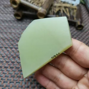 Natural Kunlun Jade Rough Nephrite Raw (54g, 6X4.2X0.8cm)